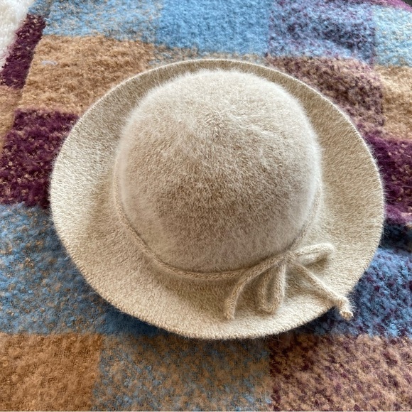Angora Blend Winter Women’s Hat - Picture 3 of 7